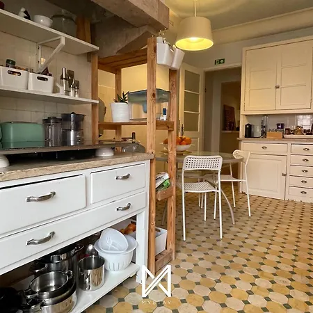 That Place For U - Vintage Lisbon