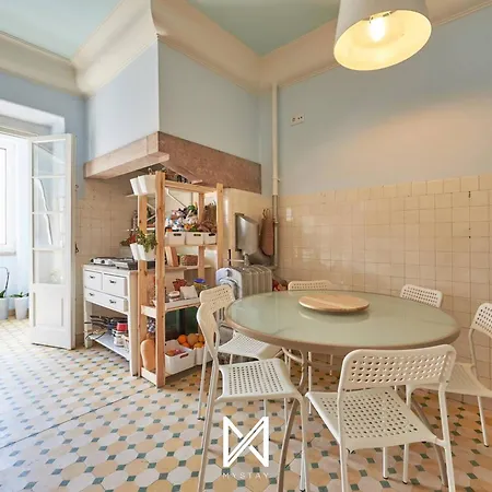 That Place For U - Vintage Homestay Lisbon